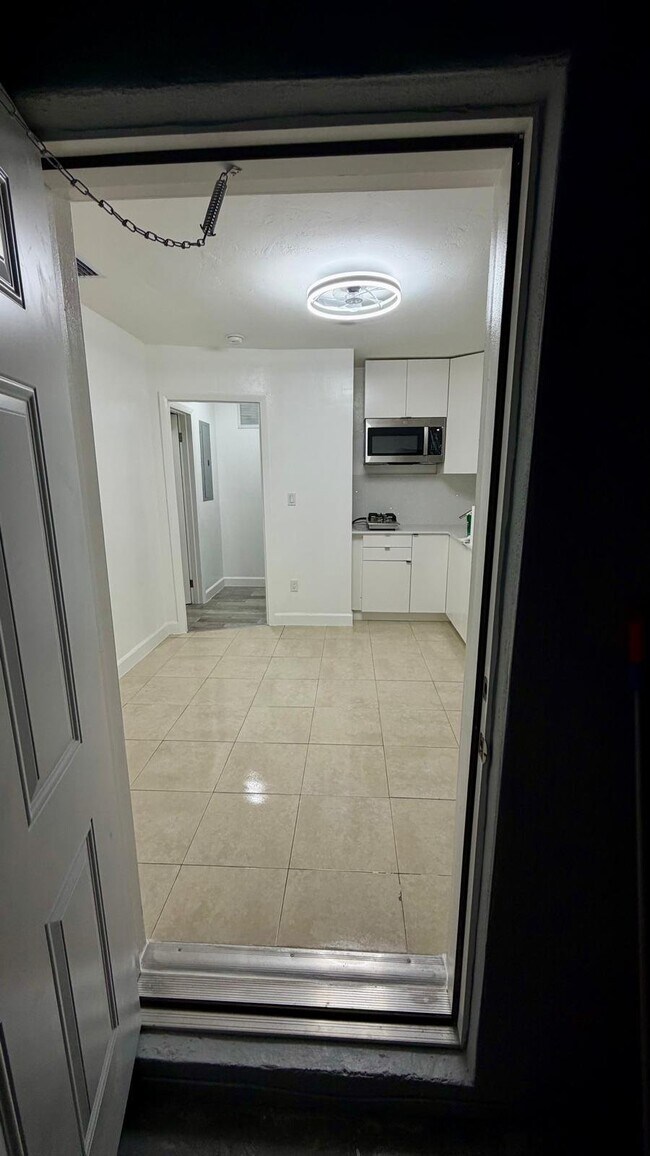 Foto del edificio - 4384 NW 202nd St