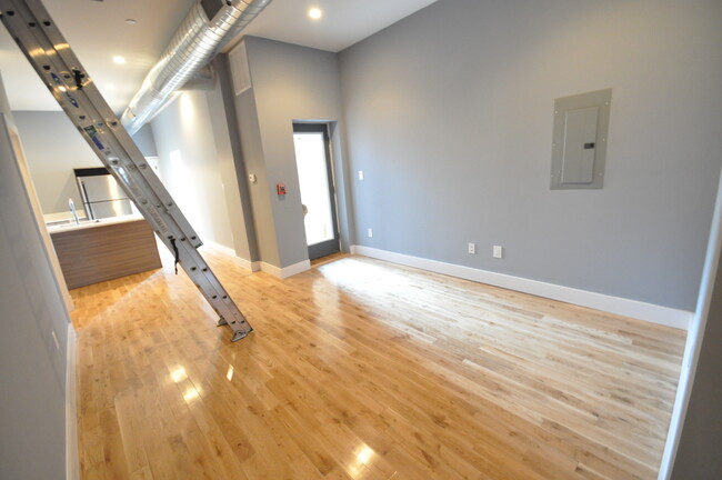 Building Photo - 3226 Wallace St
