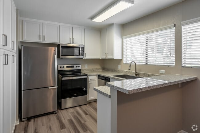 1BR, 1BA - 760SF - Corte Bella