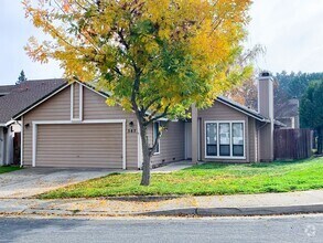 Building Photo - 387 Oceanic Way