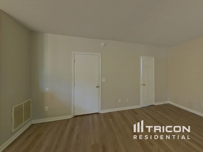 Building Photo - 2421 Rambling Way