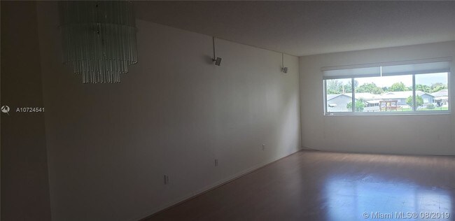 Building Photo - 9587 Weldon Cir