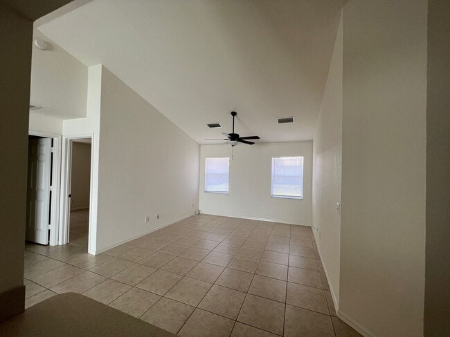Building Photo - Vero Beach 2 bedroom