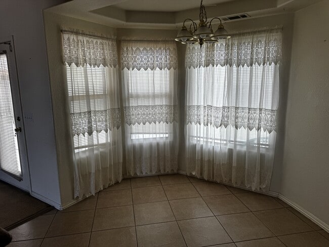 Building Photo - 16324 Victoria Dr