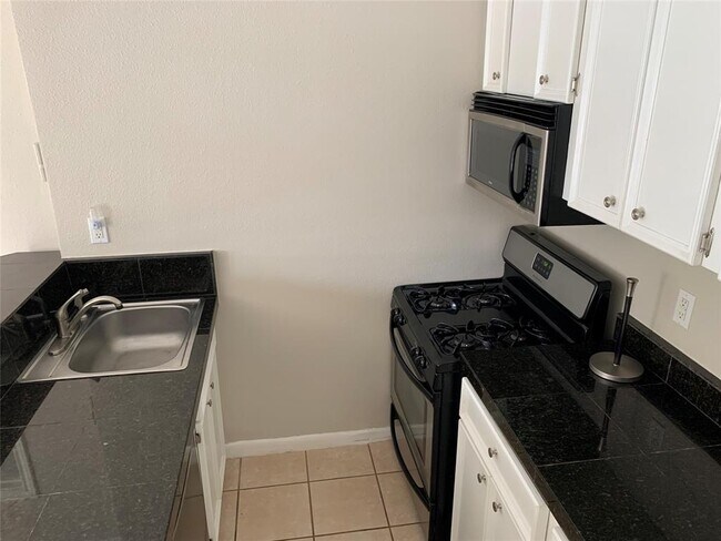 Foto del edificio - 304 E 33rd St