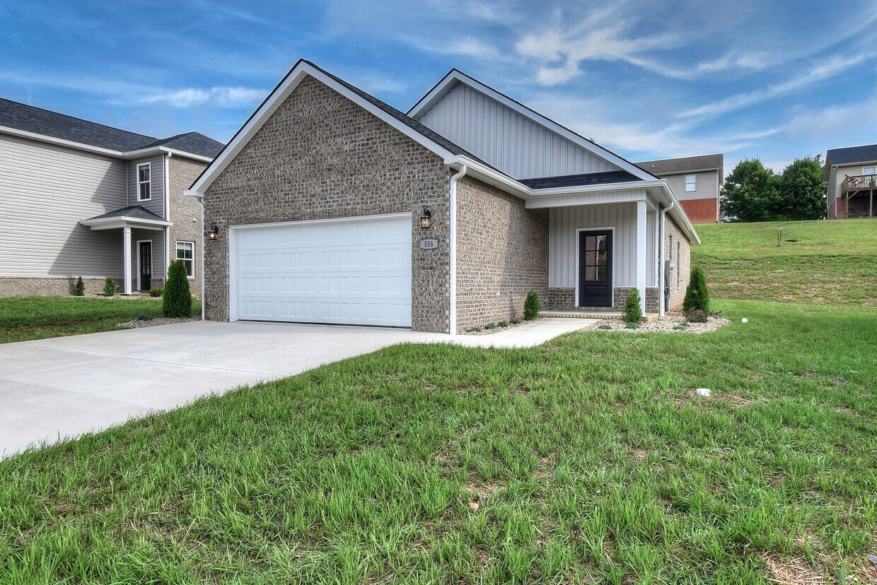 Primary Photo - 516 Catalina Ct