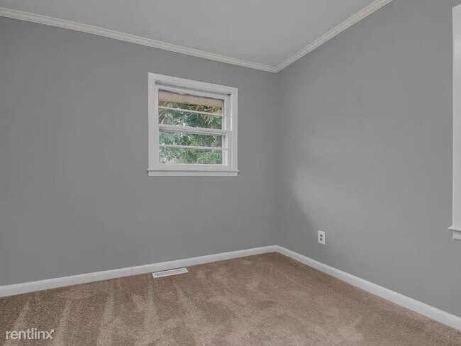 Building Photo - 3 br, 1.5 bath House - 1750 Wellons Dr
