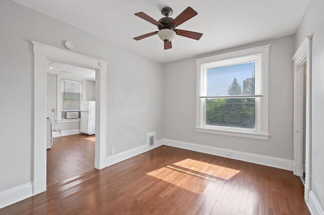 Foto del edificio - 2549 University Ct