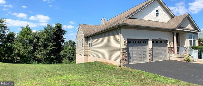 Building Photo - 370 Randall Ln