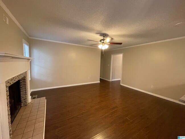 Building Photo - 1716 Wendy Cir