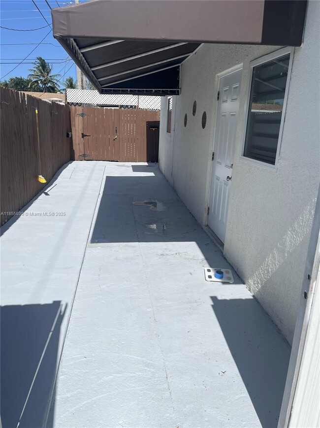 Building Photo - 15141 NW 33rd Ave