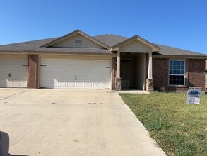 Building Photo - 2604 Tarrant County Dr