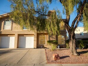 Building Photo - 2816 Briar Knoll Dr