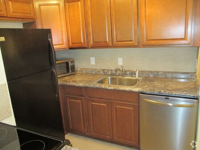Building Photo - 9105 SW 137th Ter