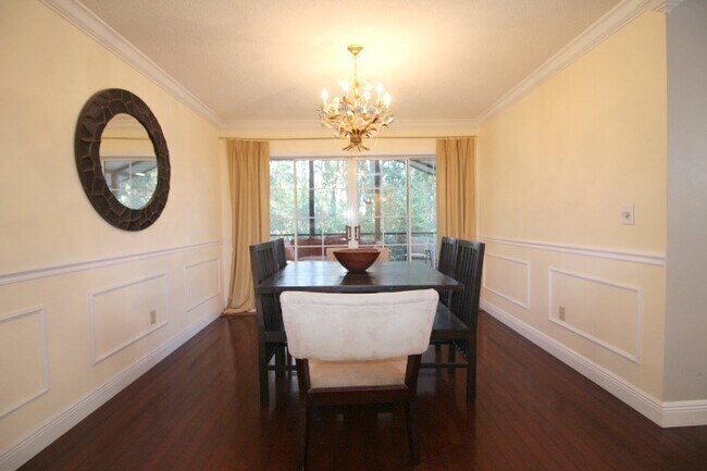 Building Photo - Beautiful 3 Bedroom Home In Bluewater Bay!