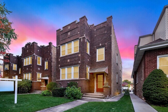 Building Photo - 2422 N New England Ave