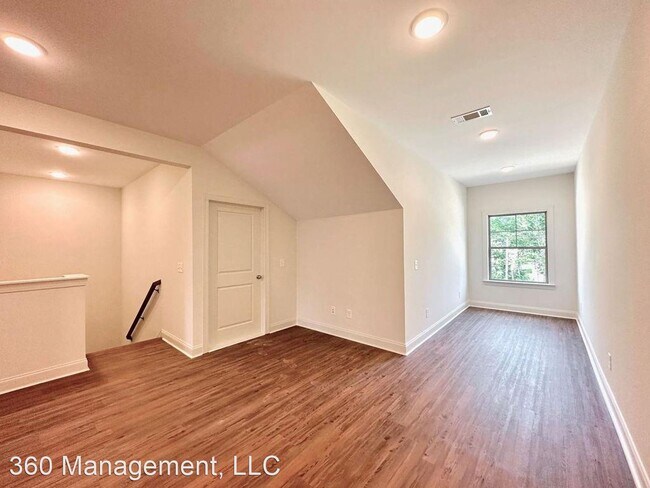Building Photo - 3 br, 3 bath House - 288 E. Longleaf Drive