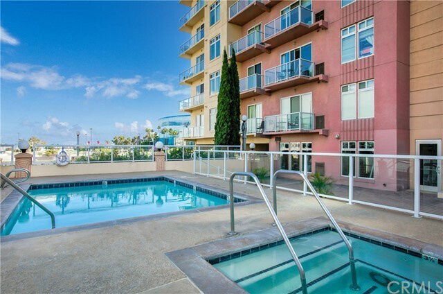 Building Photo - 488 E Ocean Blvd