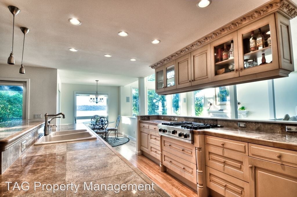 Building Photo - 5 br, 3 bath House - 2227 60th Ave SE