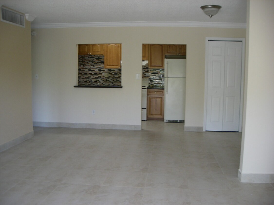 Primary Photo - 4640 NW 79th Ave