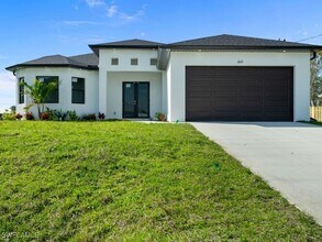 Building Photo - 2632 NW 4th Ave Building Photo - 2632 NW 4th Ave