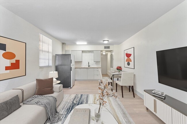 Foto del edificio - Colonial Sunset Apartment Homes