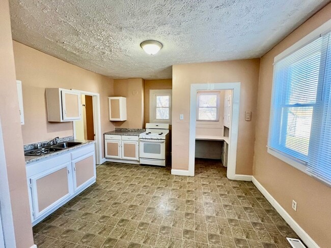 Foto del edificio - 719 W Jefferson St