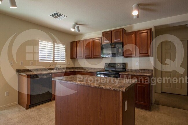 Foto del edificio - 28040 N Granite Ave