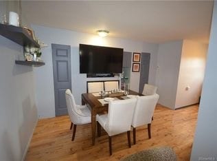 Building Photo - 258 Rakoczy Ave