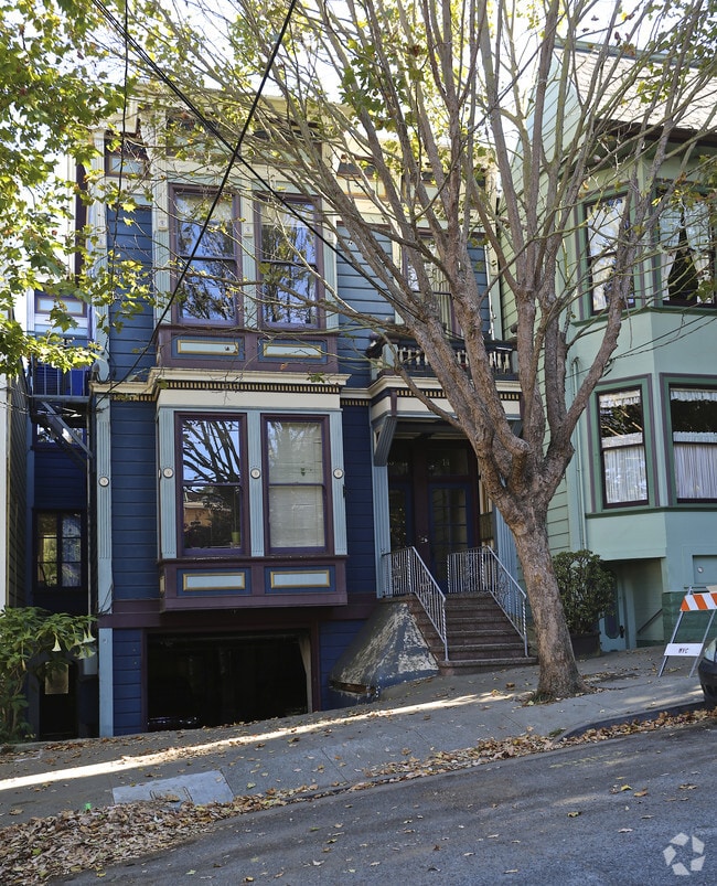 Primary Photo - 145-147 Henry St