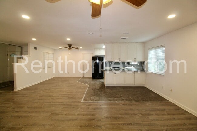 Building Photo - 13828 Otis Pl