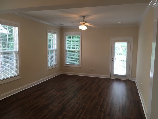 Foto del edificio - 109 Village Ln