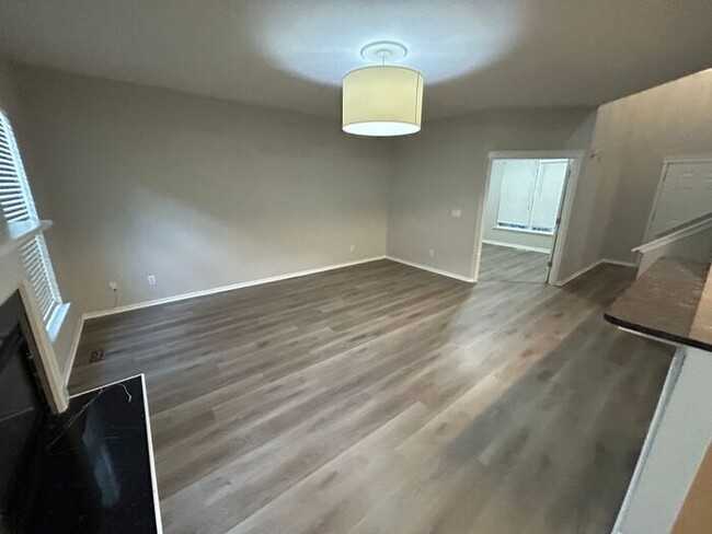 Building Photo - **Spacious 4-Bedroom Home with Walk-In Clo...