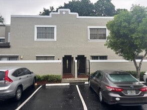 Building Photo - 10450 SW 154th Ct