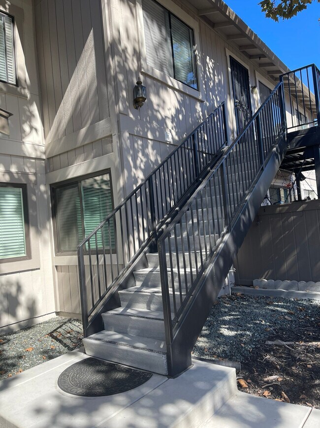 Foto del edificio - 204 Famoso Plaza