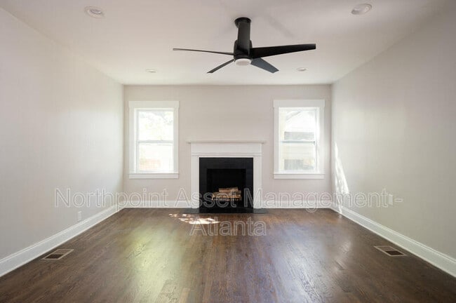 Building Photo - 1886 Dunlap Ave