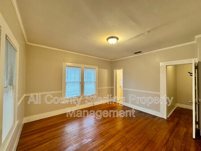 Foto del edificio - 235 SW Columbia Ave