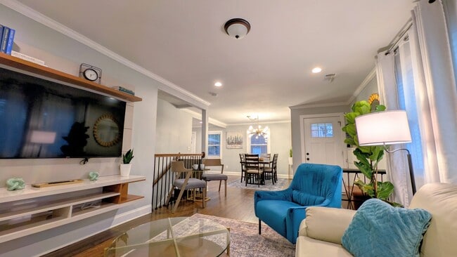 Photo - 831 Parkway Dr House