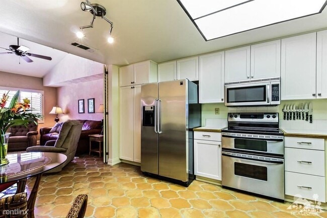 Building Photo - 2 br, 2 bath Condo - 38645 Dahlia Way