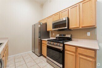 Building Photo - 3325 Cactus Shadow St