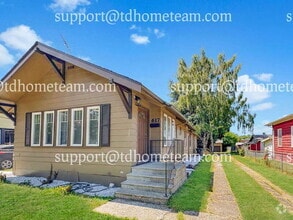 Building Photo - 617 3rd Ave S
