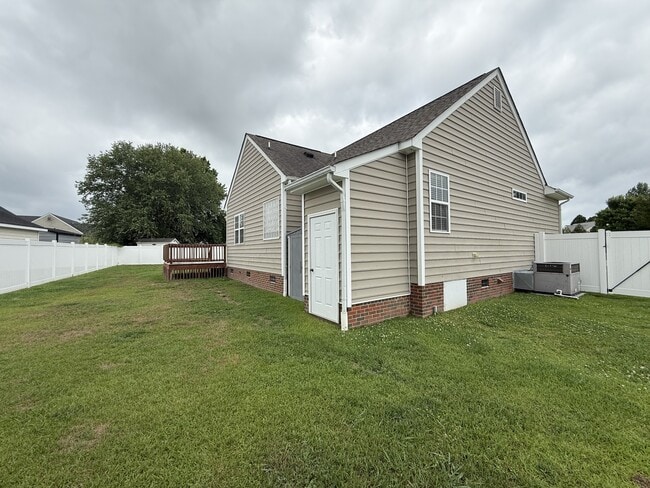Building Photo - 720 Carrington Ln