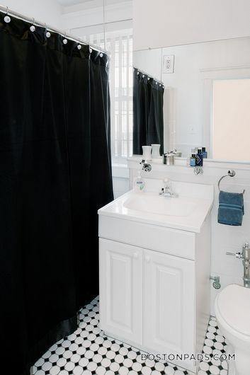 Building Photo - 121 Park Dr