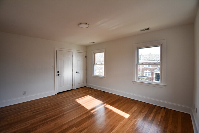 Living Room3 - 4012 8th St NE