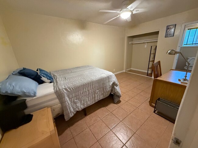 Building Photo - 5809 Lindo Paseo