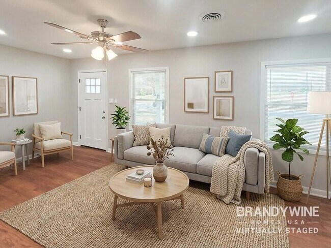 Building Photo - 1822 Dearing Rd