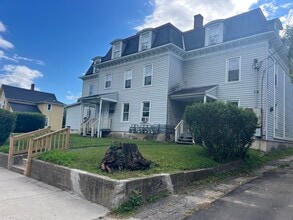 Building Photo - 156 Oak Ave