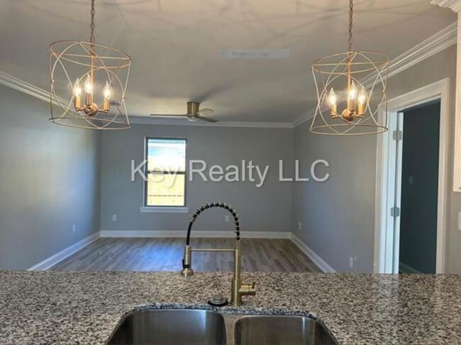 Building Photo - ****3213 Stimson - Alexandria, off Texas Ave.
