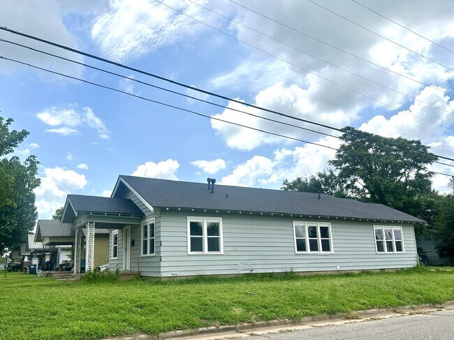Foto del edificio - 545 W Wood St