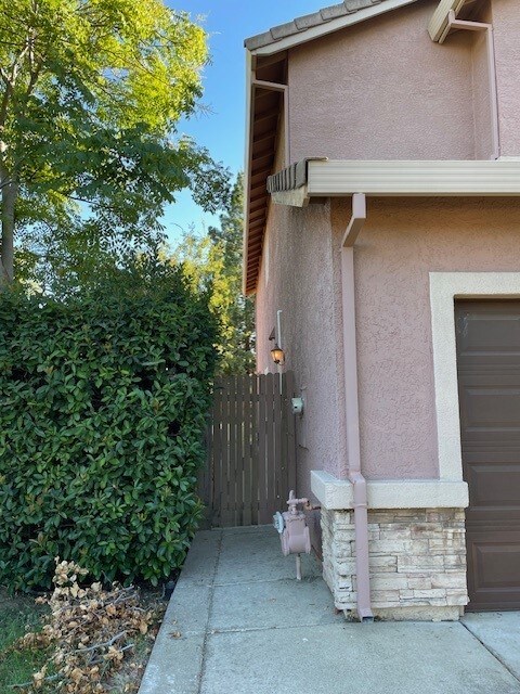 Foto del edificio - 1445 Farrell Ct